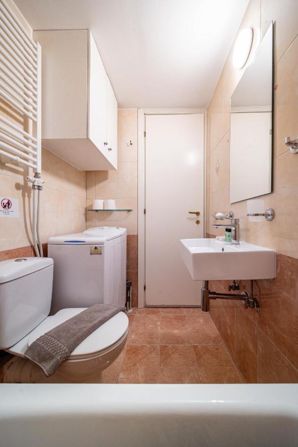 Per56 By Smart Cozy Suites - Right Next To The Metro - Parking - Available 24Hr Atenas Exterior foto